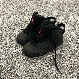 Jordan’s Jumpman size 9 kids Black with Pink Speckle